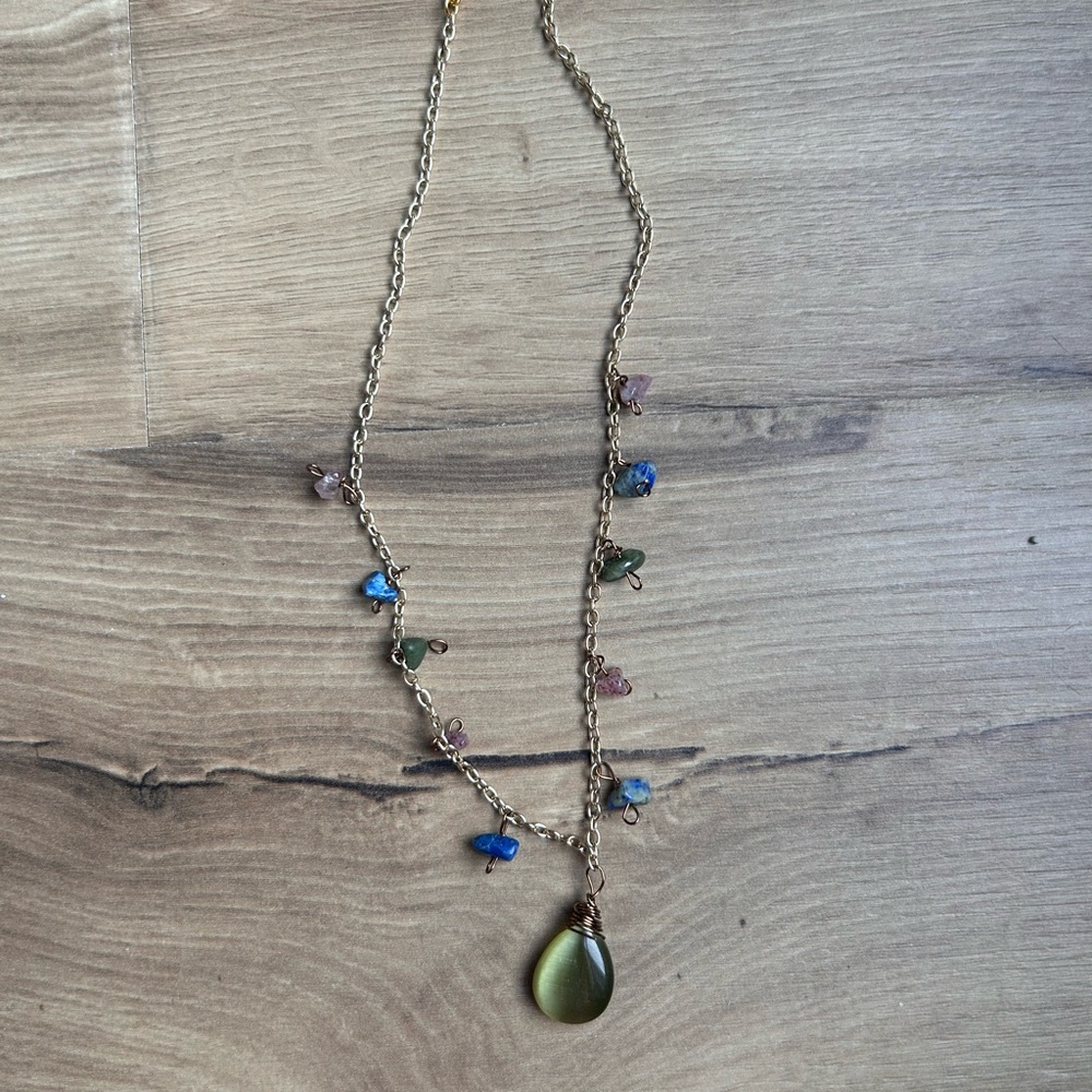 Elegant Multi-Color Pendant Choker